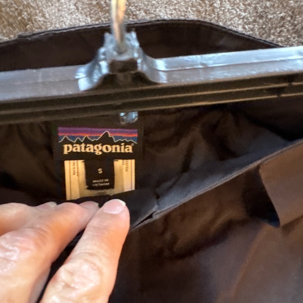 Patagonia Men’s Small Black Ski Snow Pants Waterproof Insulated Outdoor Like New - Picture 4 of 4